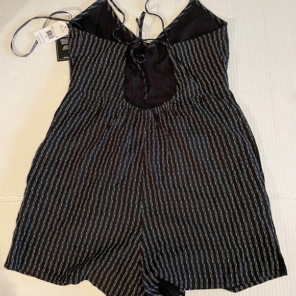 Volcom Wild Queendom Romper Size XS (NWT) - Picture 2 of 5